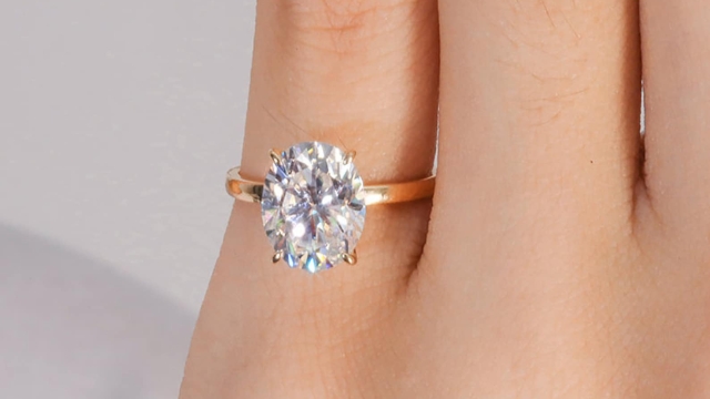 Sparkle Without the Price Tag: Embracing Moissanite for Your Engagement Ring