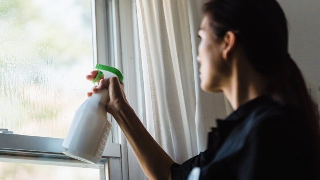 Overview of glass cleaning techniques